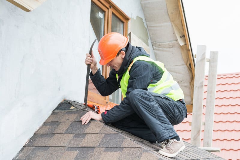 4 Tips For Maintaining Your Asphalt Shingles