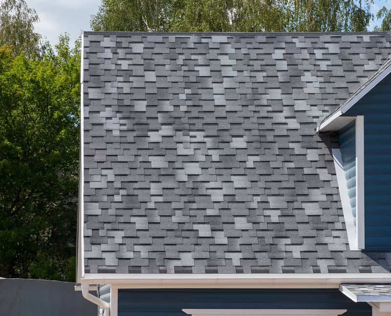 picking the perfect shingle color for your new roof